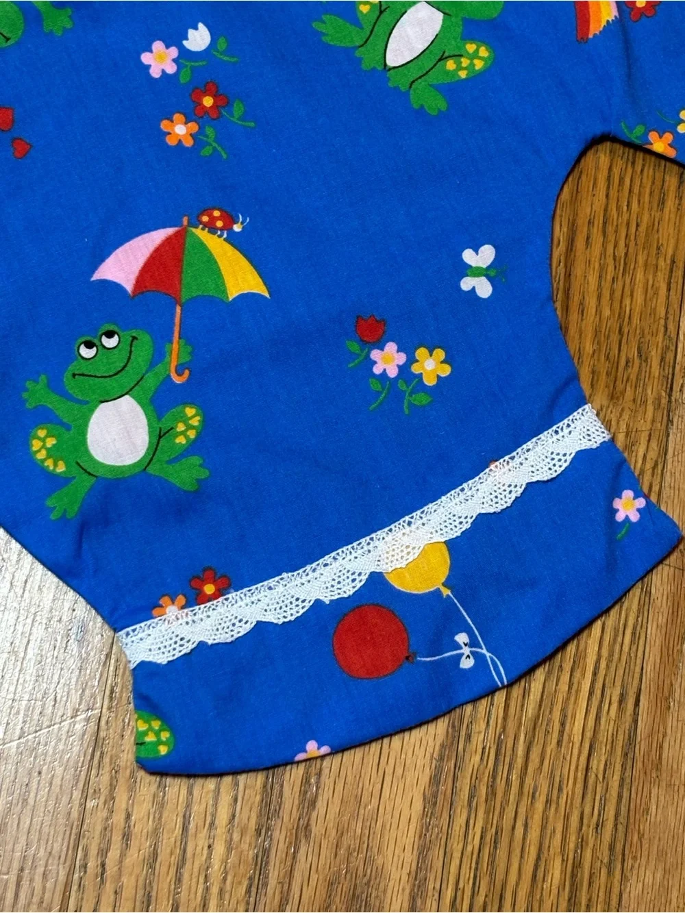 Vintage Handmade Frog Hearts Rainbow bloomer shaped half apron kitchen decor 70s
